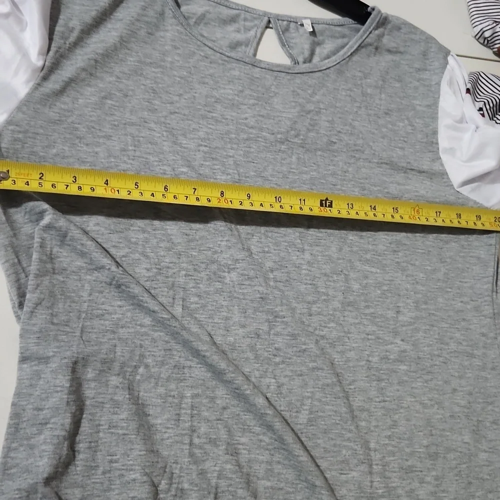 Gray and White Women's Top XL Patterned Sleeves Leafs keyhole back